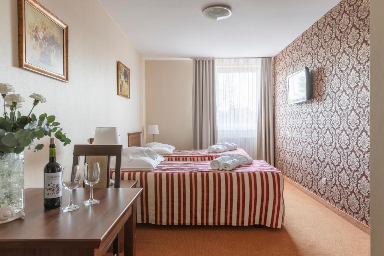 Bursztyn - Bernstein Spa & Wellness Домбки Екстериор снимка